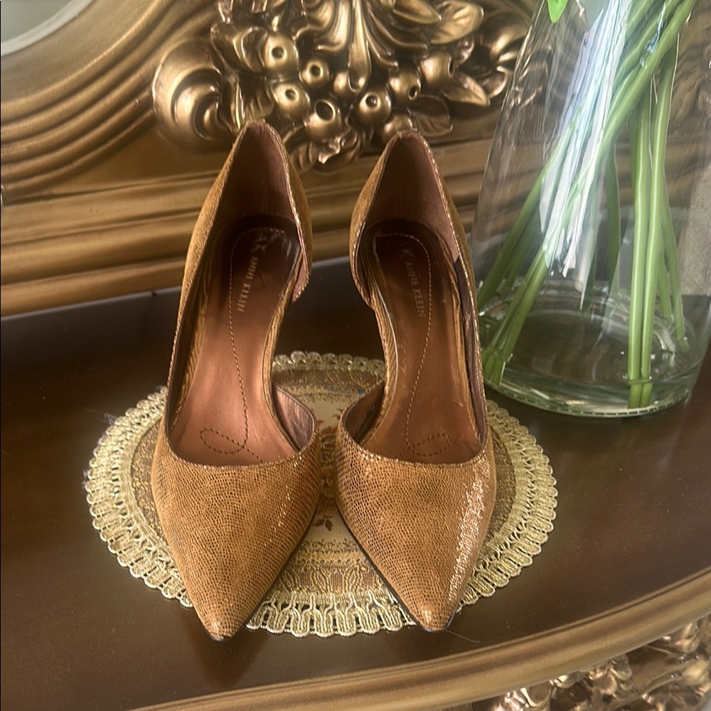 Anne Klein Shimmering  Antique Gold Heels.  Very good  condition.